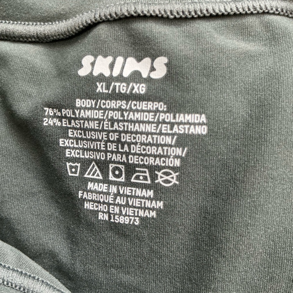 SKIMS Fits Everybody Long Sleeve T-Shirt | Deep Sea | Size XL - Picture 8 of 8